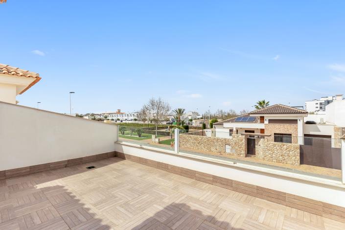 Image No.23-4 Bed Townhouse for sale