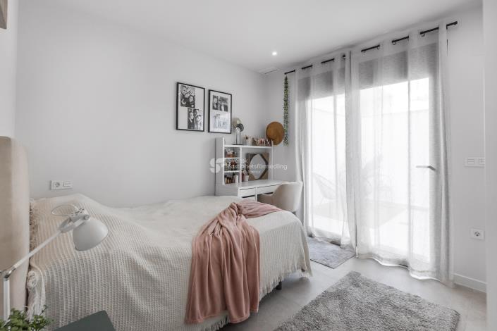 Image No.14-2 Bed Townhouse for sale