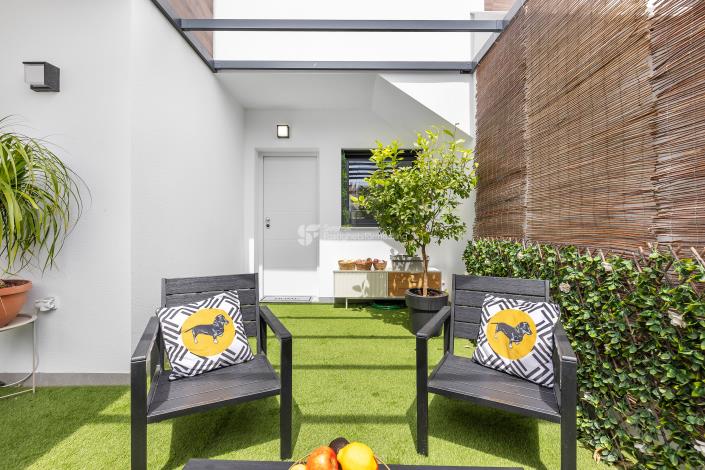 Image No.23-2 Bed Townhouse for sale