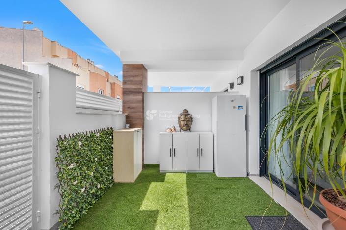 Image No.24-2 Bed Townhouse for sale