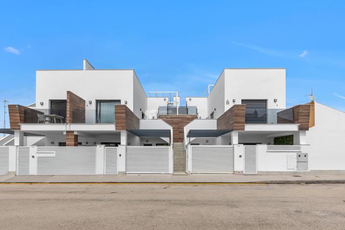 Image No.26-2 Bed Townhouse for sale