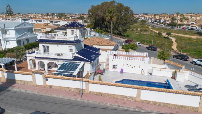 Image No.6-3 Bed Townhouse for sale