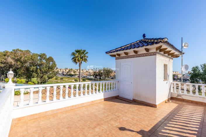 Image No.27-3 Bed Townhouse for sale