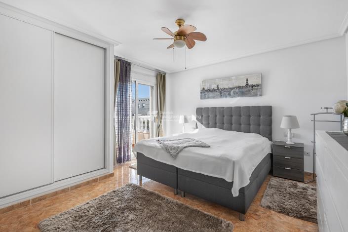 Image No.23-3 Bed Townhouse for sale