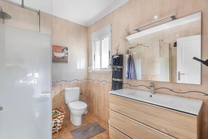 Image No.24-3 Bed Townhouse for sale