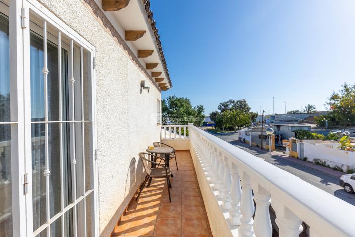 Image No.28-3 Bed Townhouse for sale