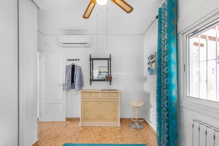 Image No.21-3 Bed Townhouse for sale