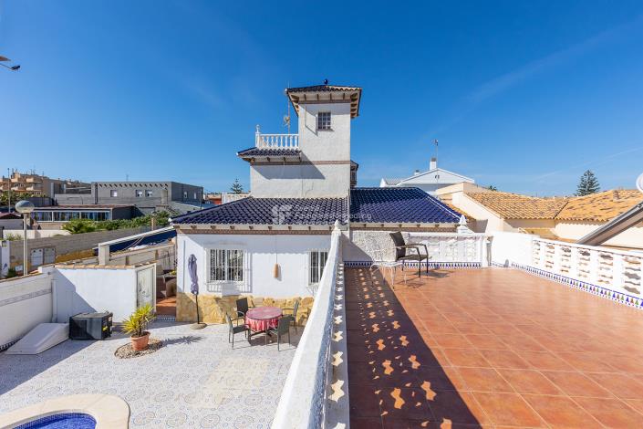 Image No.30-3 Bed Townhouse for sale