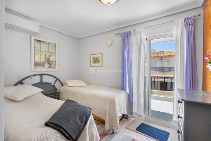 Image No.19-2 Bed Townhouse for sale