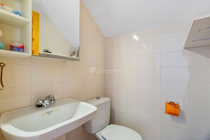 Image No.16-2 Bed Townhouse for sale