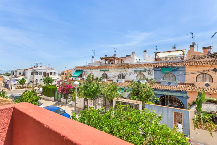 Image No.15-2 Bed Townhouse for sale