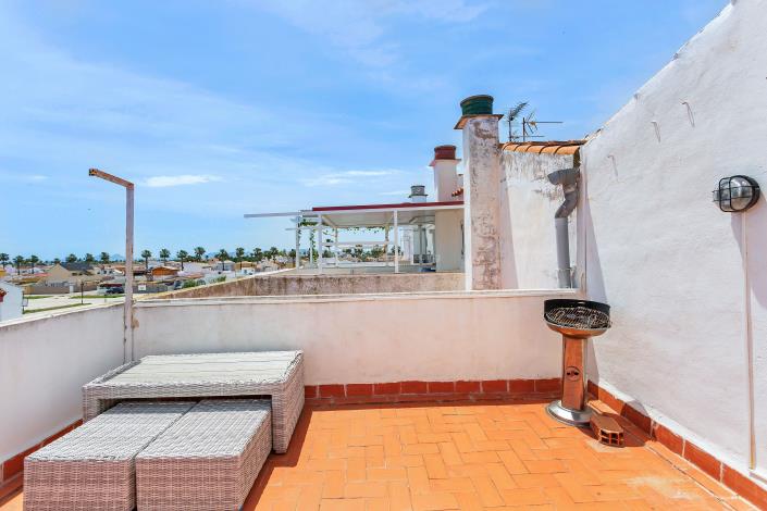 Image No.21-2 Bed Townhouse for sale