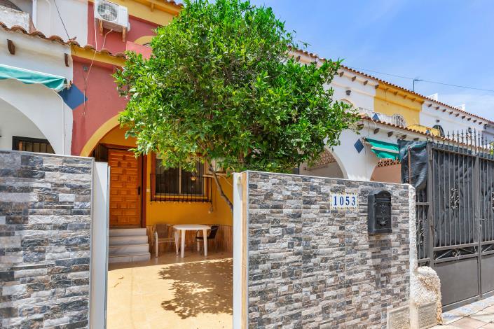 Image No.24-2 Bed Townhouse for sale