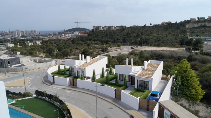 Image No.1-4 Bed Villa for sale