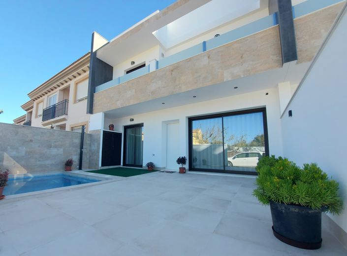 Image No.1-3 Bed Villa for sale