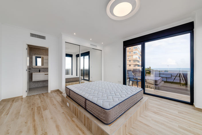 Image No.42-4 Bed Villa for sale