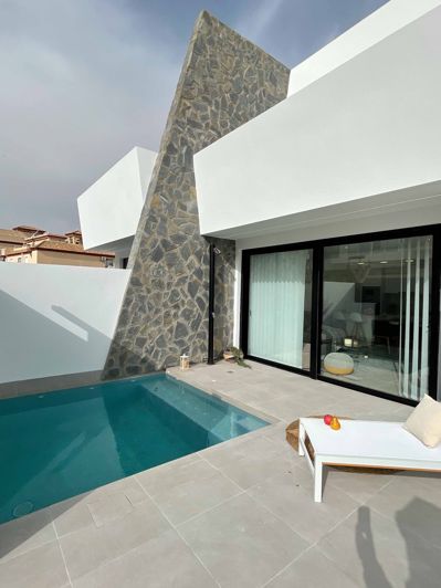 Image No.2-3 Bed Villa for sale