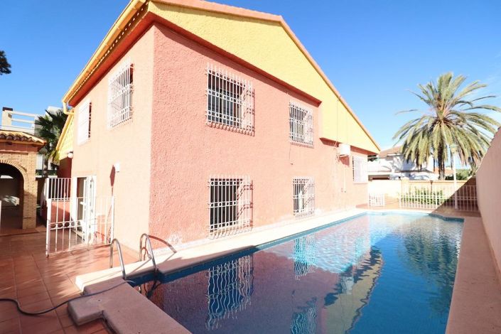 Image No.1-Villa de 5 chambres à vendre à Cabo Roig