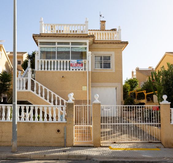 Image No.1-3 Bed Villa for sale