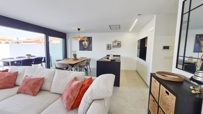 Image No.2-3 Bed Villa for sale