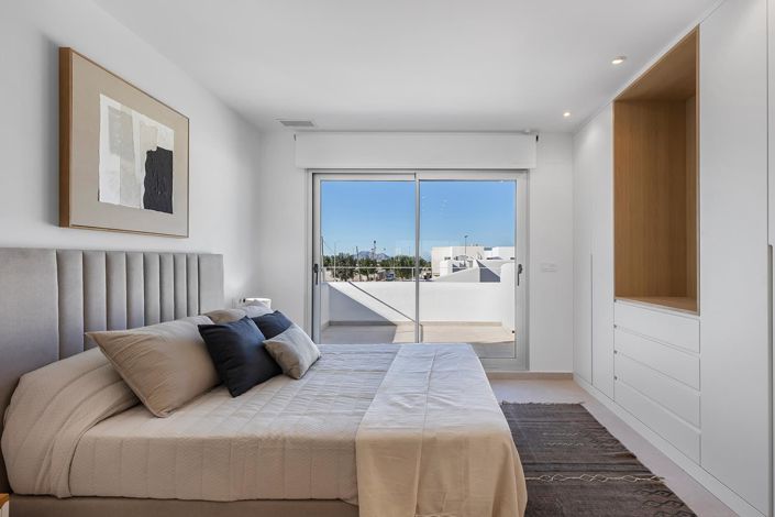 Image No.18-3 Bed Apartment for sale