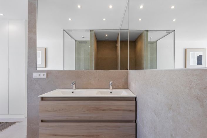 Image No.28-3 Bed Apartment for sale