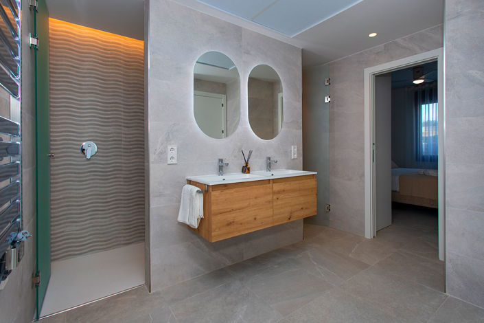 Image No.11-3 Bed Townhouse for sale