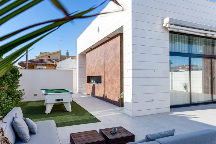 Image No.1-3 Bed Villa for sale