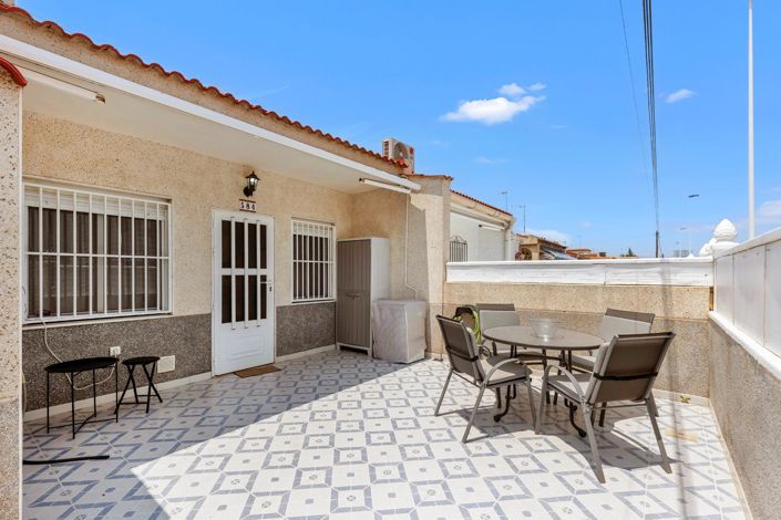 Image No.1-1 Bed Townhouse for sale