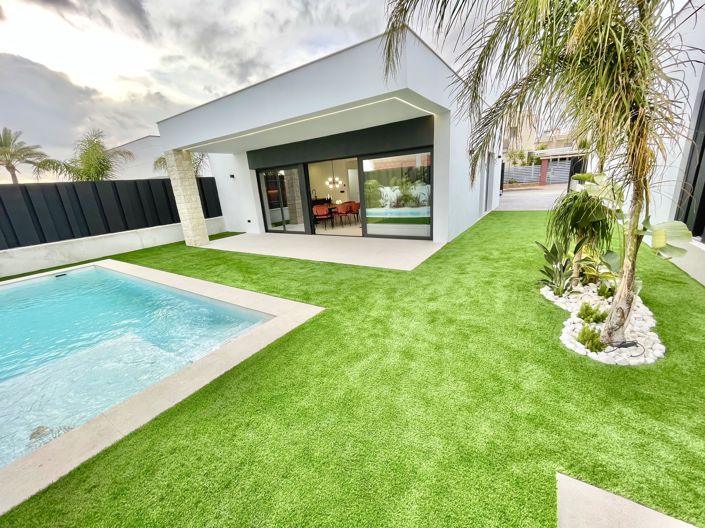 Image No.2-3 Bed Villa for sale