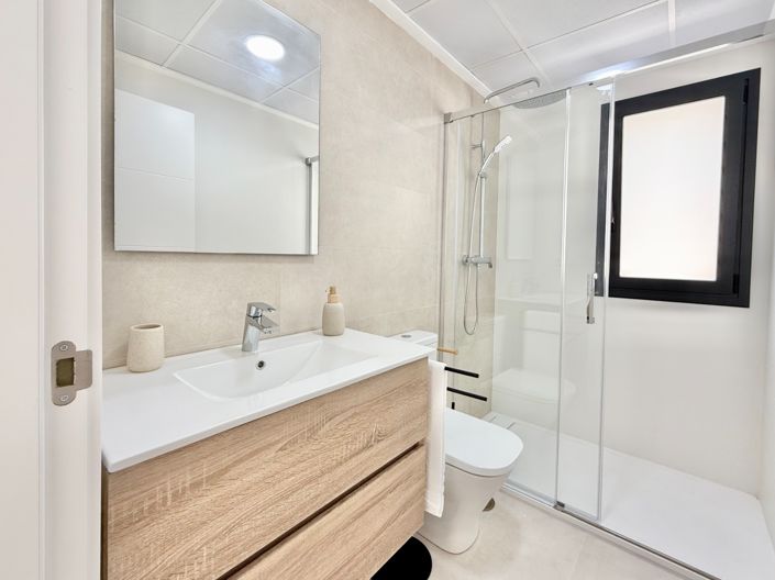 Image No.5-2 Bed Property for sale