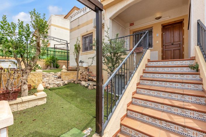 Image No.1-3 Bed Townhouse for sale