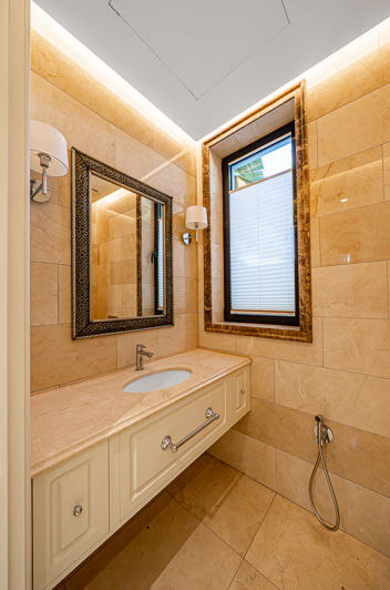Image No.1-6 Bed Villa for sale