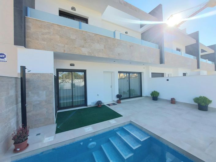 Image No.3-3 Bed Villa for sale