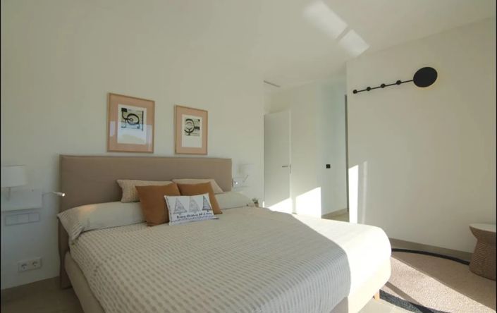 Image No.14-3 Bed Villa for sale