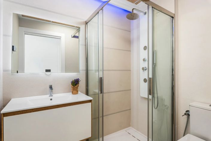 Image No.15-3 Bed Property for sale