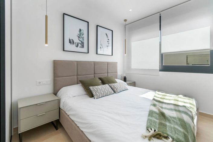 Image No.20-2 Bed Apartment for sale