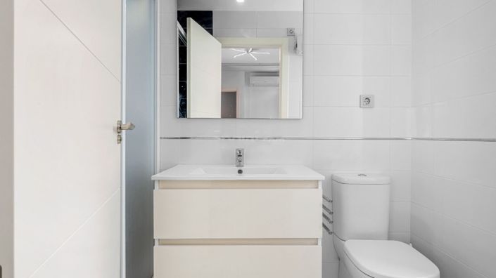 Image No.20-3 Bed Apartment for sale