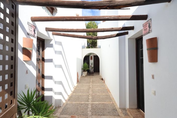 Image No.4-3 Bed Townhouse for sale