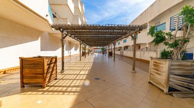 8e0970a97ca60863d44a8ba4c3e6a2b6