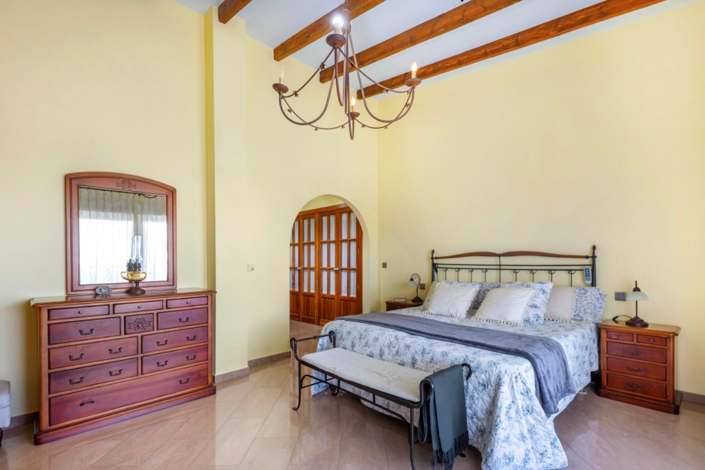 Image No.43-5 Bed Villa for sale