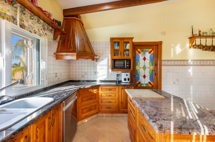 Image No.6-5 Bed Villa for sale