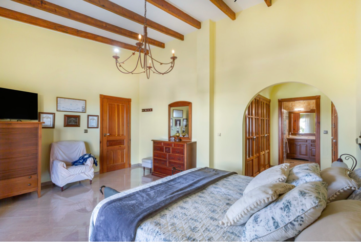 Image No.8-5 Bed Villa for sale