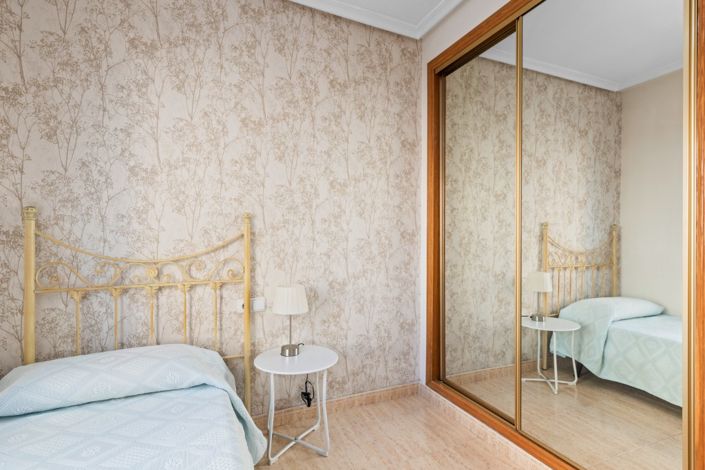 Image No.17-2 Bed Apartment for sale