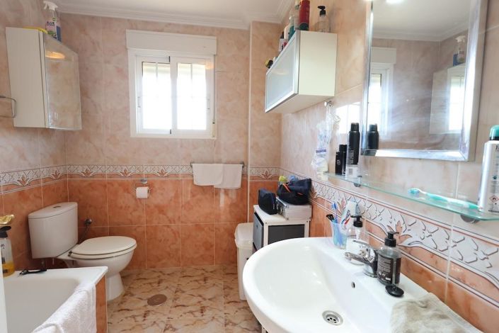 Image No.10-2 Bed Apartment for sale