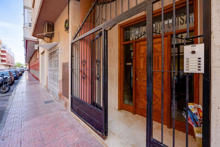 Image No.30-2 Bed Apartment for sale