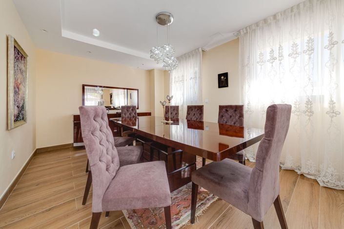 Image No.13-3 Bed Apartment for sale