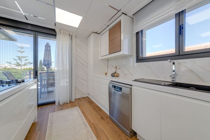 Image No.17-3 Bed Apartment for sale