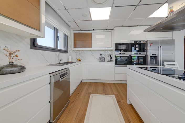 Image No.18-3 Bed Apartment for sale