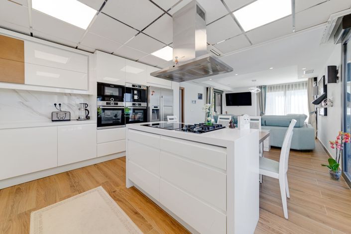 Image No.19-3 Bed Apartment for sale